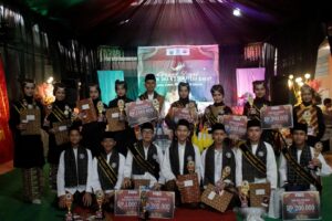 Foto bersama Finalis Uda-Uni SMA Negeri 2 Sumatera Barat 2025, Minggu (12/01). f/doc