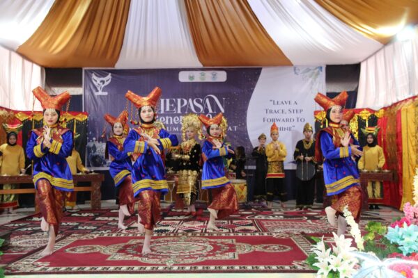 “Leave a Trace, Step Forward to Shine” Generasi Sembilan Resmi menjadi Alumni